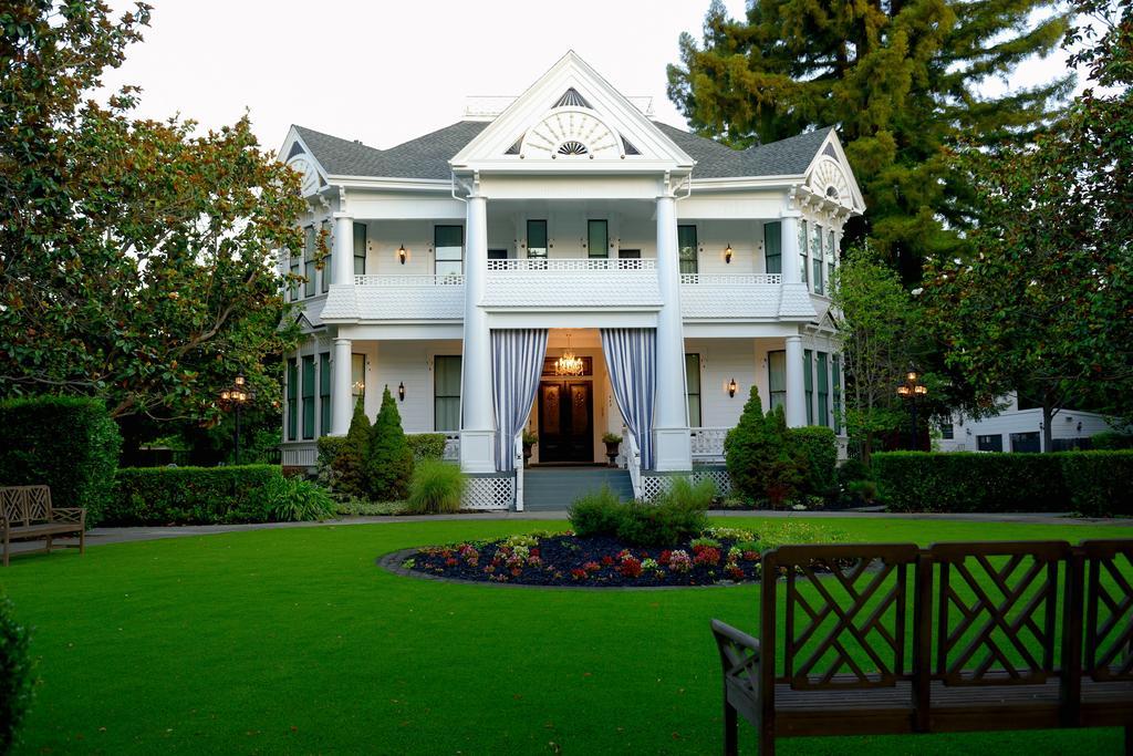 The Wedding Website of Cailin Teagan and Alex Goodyear