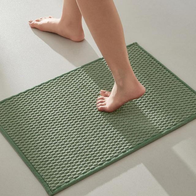 Bathroom Rugs Non Slip Washable, Super Absorbent Thin Bath Mat for Bathroom Small Quick Dry Low Pile Bathroom Rug, Sage Green 16"x24"