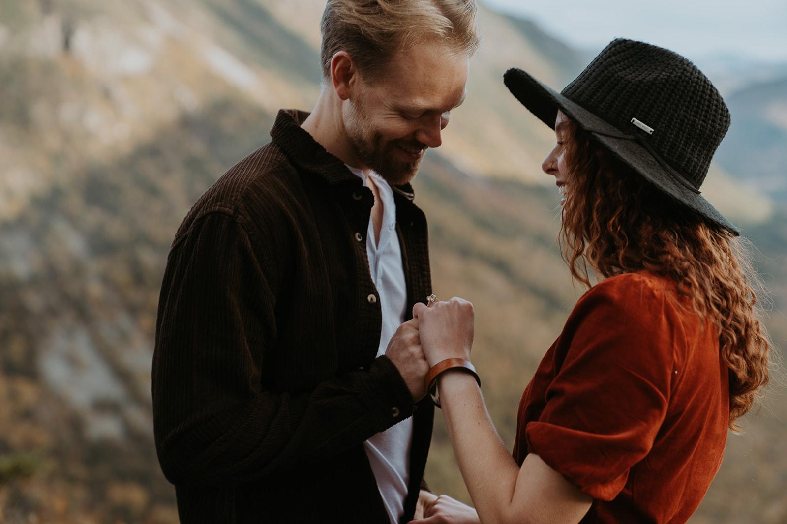 The Wedding Website of Rebecca Vasques and Robert Lindof