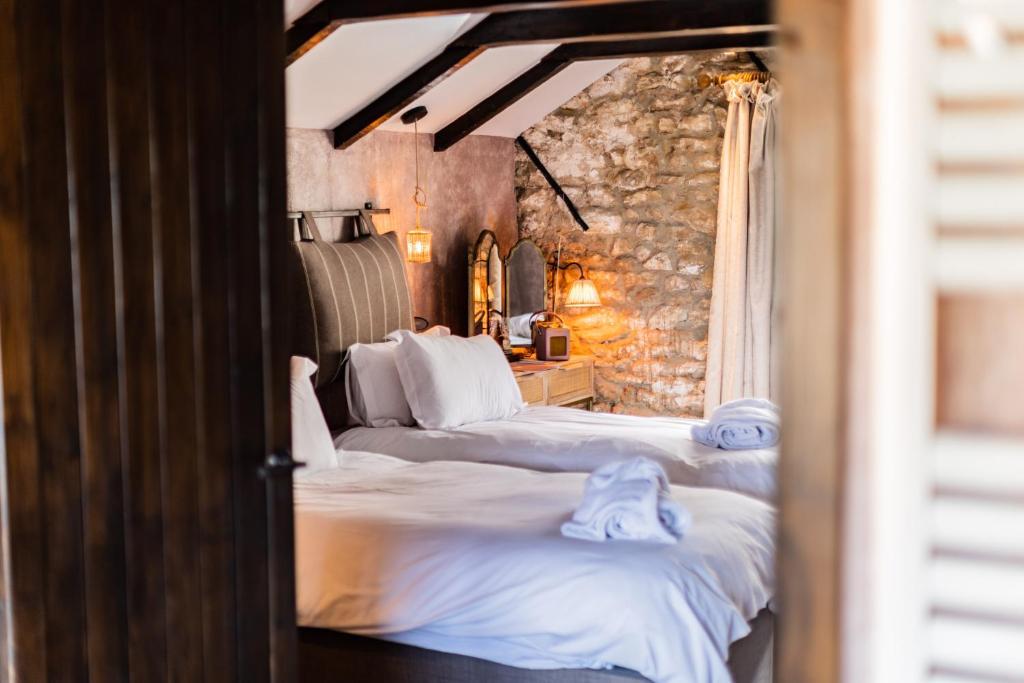 The Wedding Website of Benjamin Crake and Gabrielle Cook