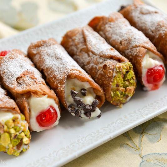 Late Night Cannolis