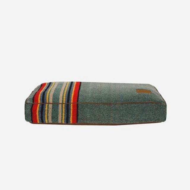 Pendleton Heather Grey Yakima National Park Dog Bed, Small 28" L x 20" W