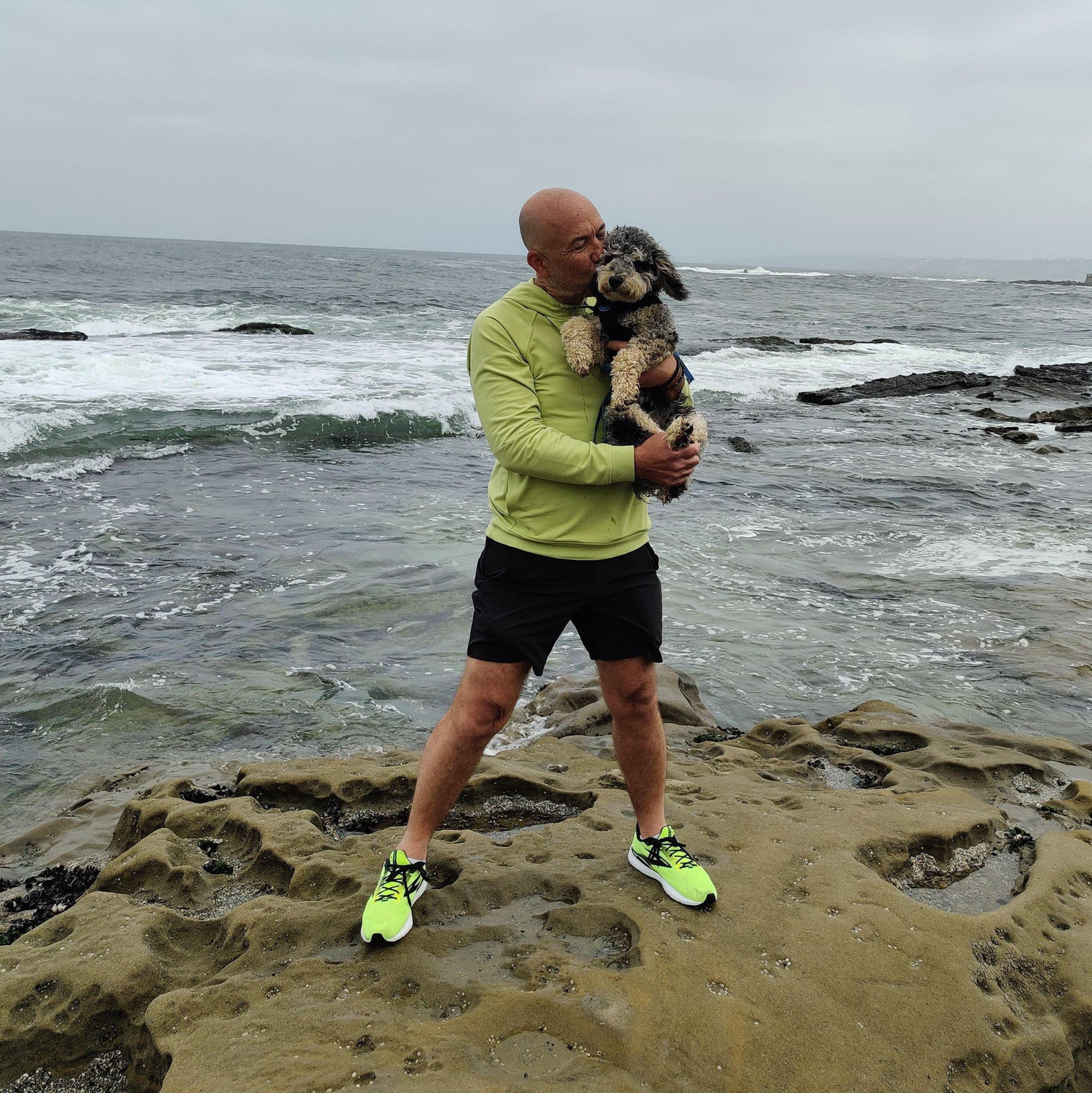 Kona Discovers the Ocean