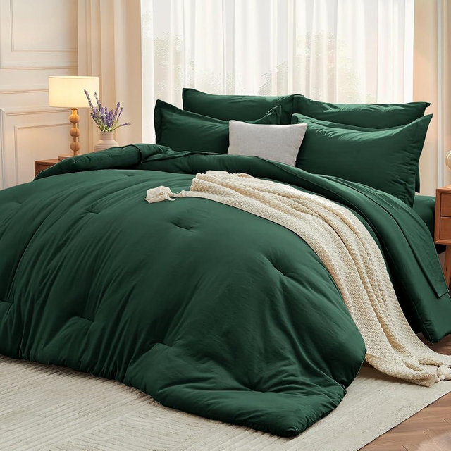 MUXHOMO 7 Pieces Queen Comforter Set, Soft Bed in a Bag Queen Size, All Season Bedding Set with Comforter, Flat Sheet, Fitted Sheet, Pillowcases & Shams, Dark Emerald Green