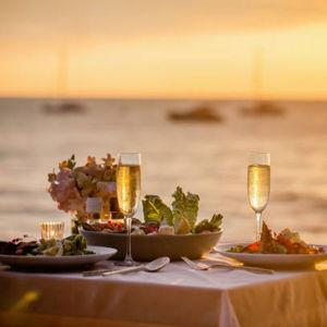 Dinner At Honeymoon