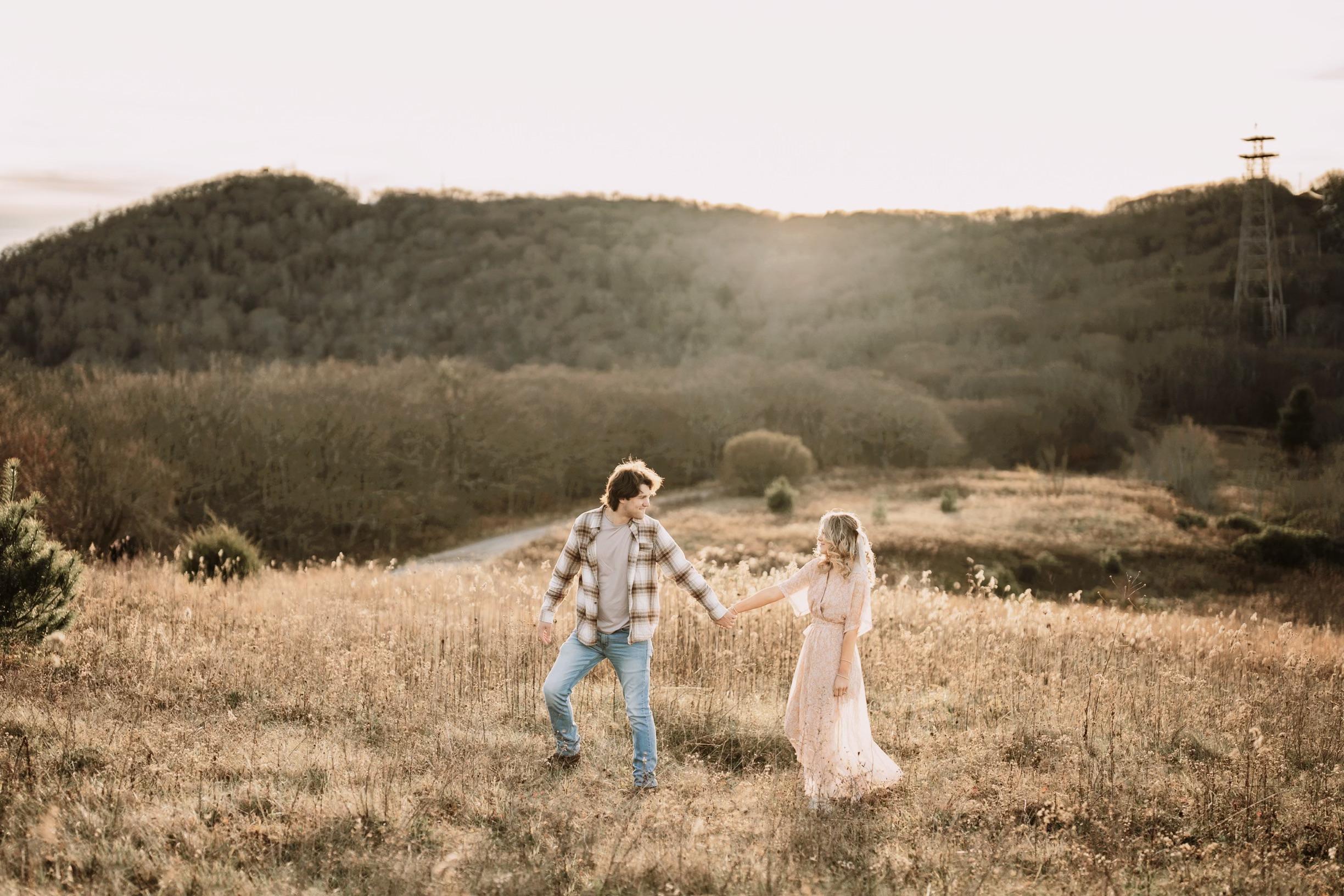 The Wedding Website of Alexa Williams and Grayson Burns