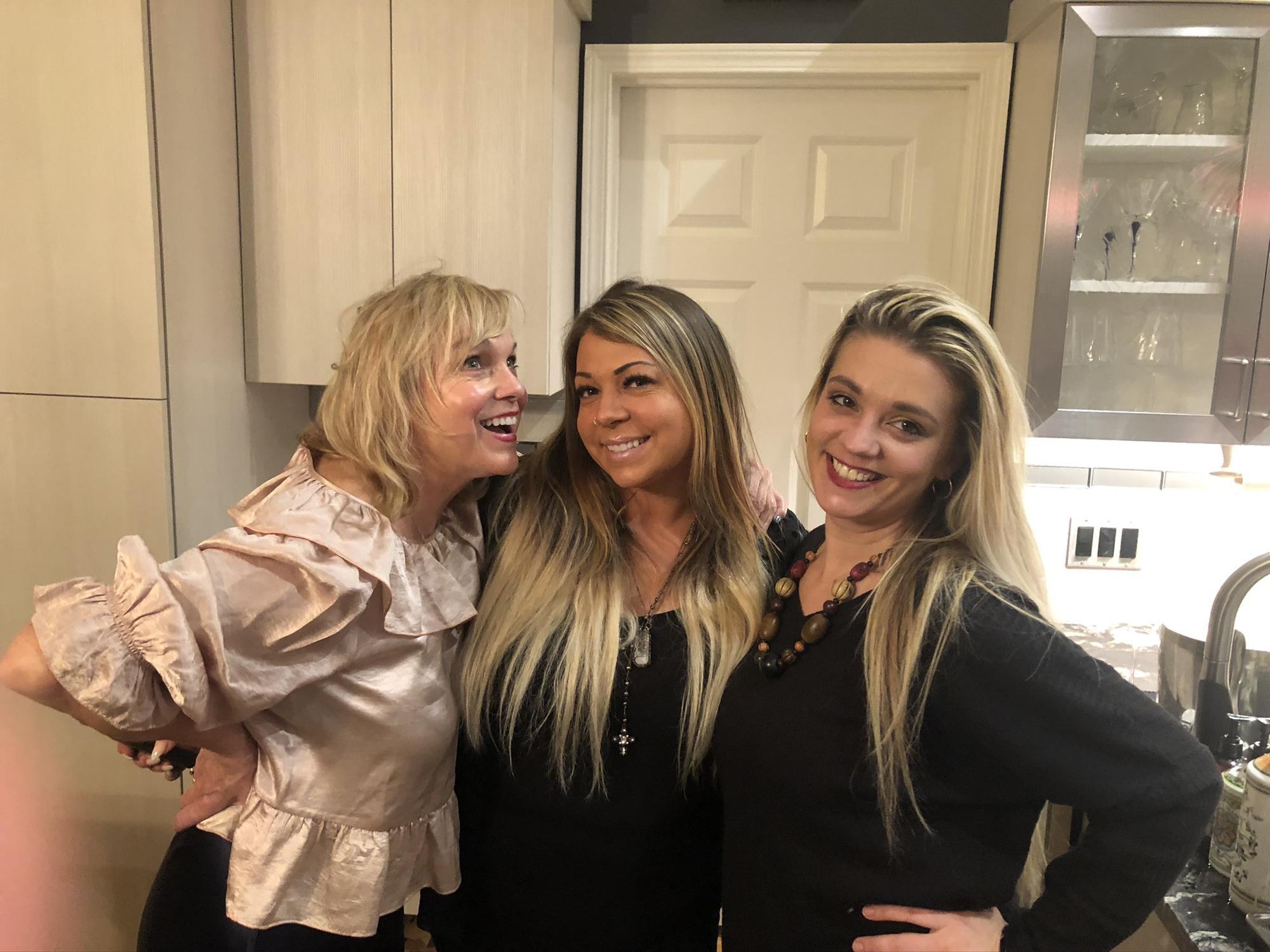 Thanksgiving 2020 Keatons Mom Suzi, and Sister Quinelle and Steph. 🦃