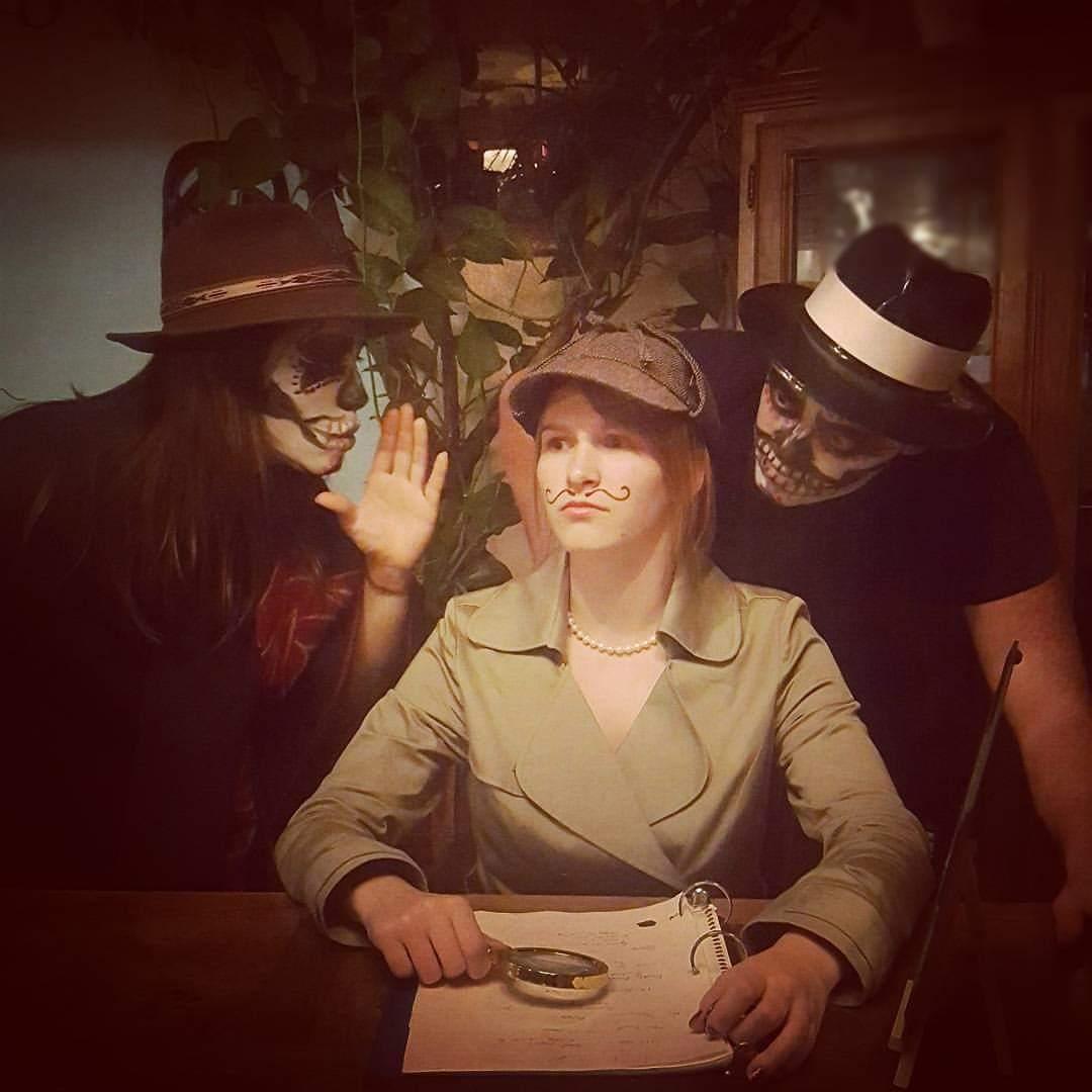 trick or treat! couples that dress up together... stay together.
10/31`/2017