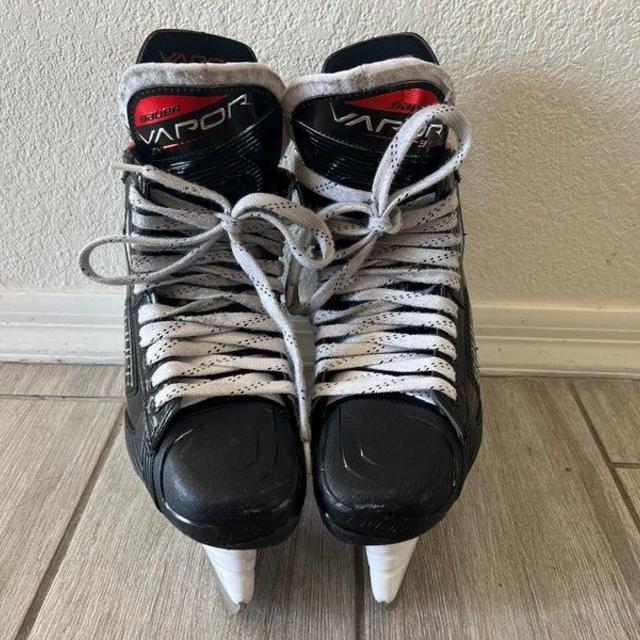 Used Bauer Regular Width Size 8 Vapor 3X Hockey Skates