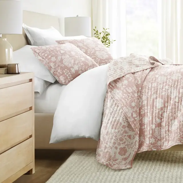 Super Soft Quilt Set – Lightweight All Season Coverlet in Textured Floral Design by Becky Cameron, Textured Floral Rose, King/California King