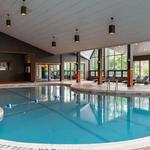 Indoor pool/ hot tub