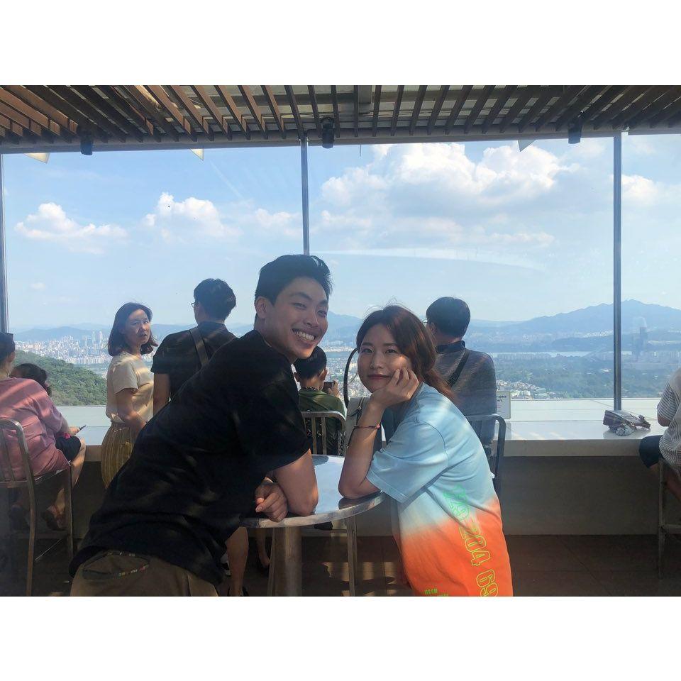 playing tourist tgt in seoul