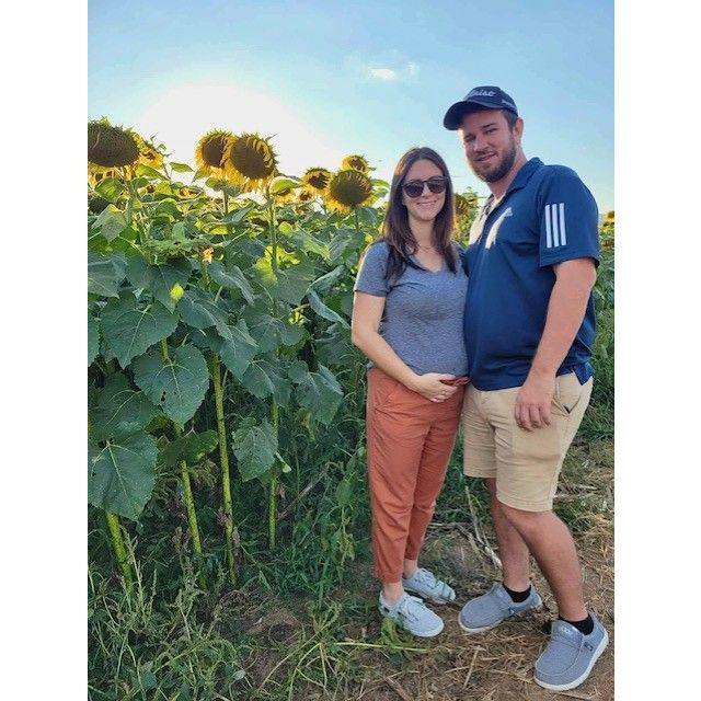 20 weeks pregnant in the sunflower fields at the Biltmore.