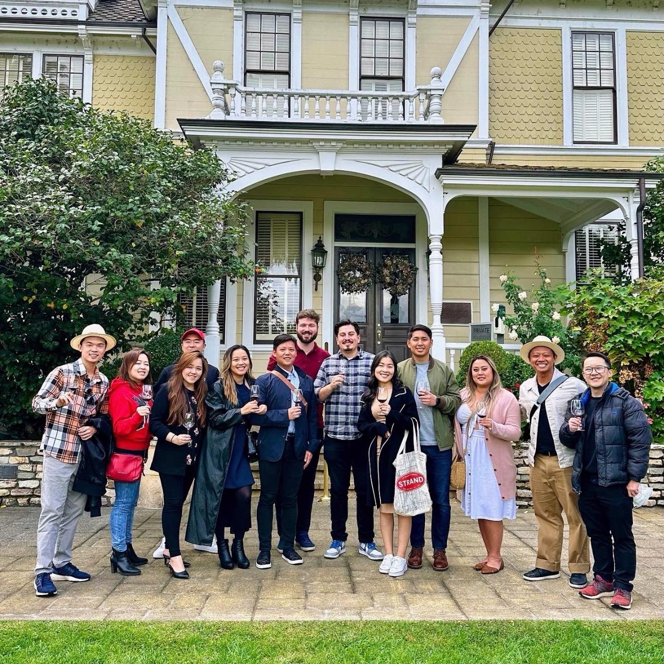 10/7/23 – Crystal’s last 20s celebration: wine, friends, and a bus full of fun! 

Lễ kỷ niệm cuối cùng của Crystal ở tuổi 20: rượu vang, bạn bè và cả một chiếc xe buýt tràn đầy niềm vui! 🎉🍷🚌