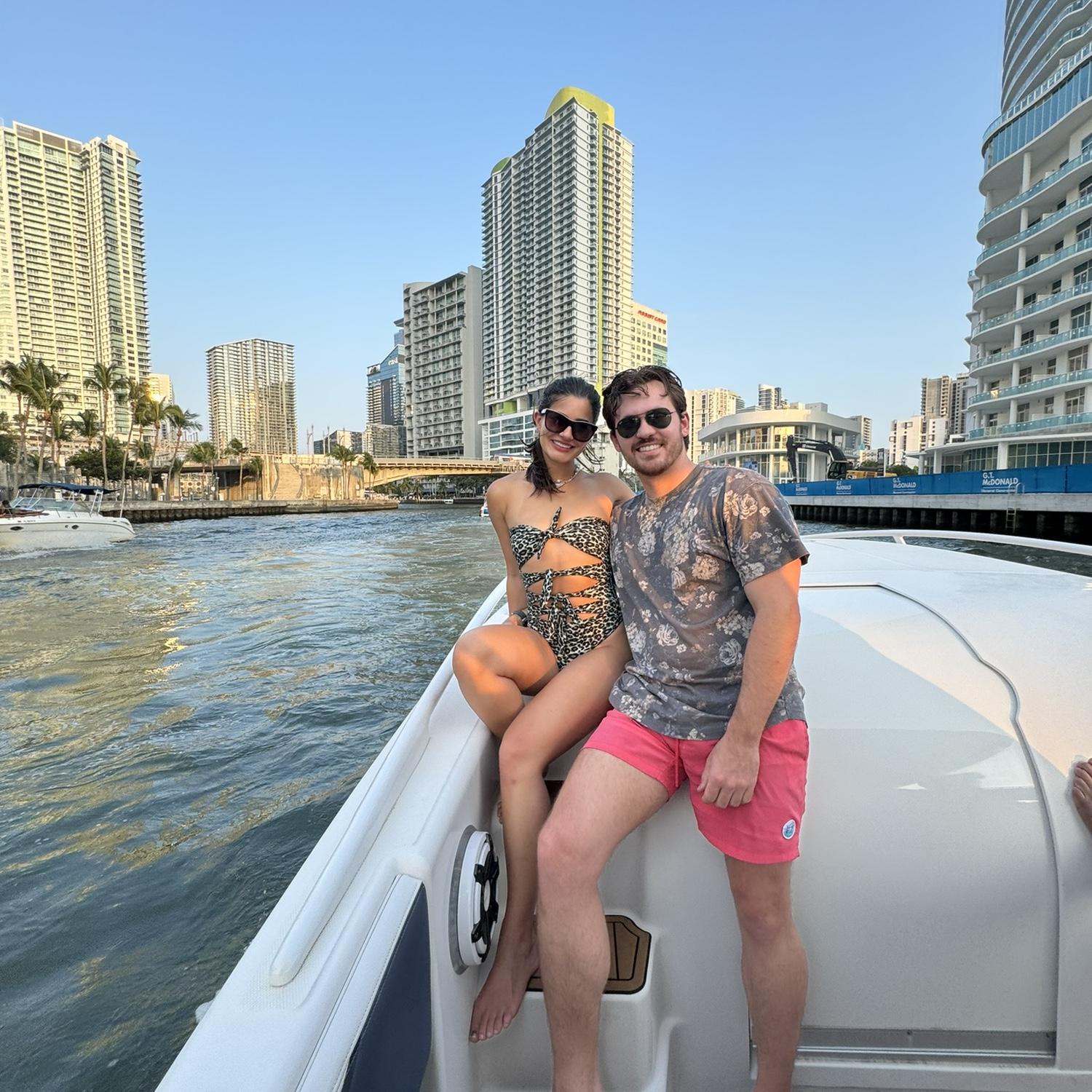 We love a good boat day exploring our beautiful Miami!
