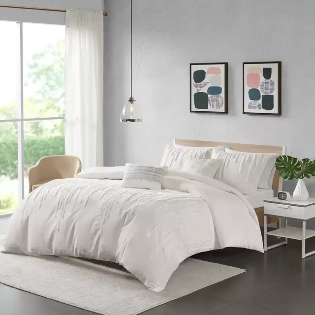 Urban Habitat Paloma Full/Queen Comforter Set in Ivory