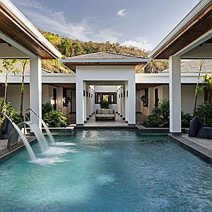 St Vincent Honeymoon: Couples Massage
