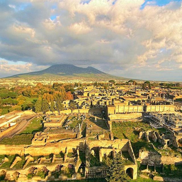Pompeii Excursion... Laura’s #1 Bucket List Item!