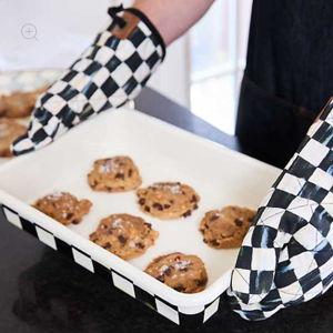 Courtly Check Baking Set