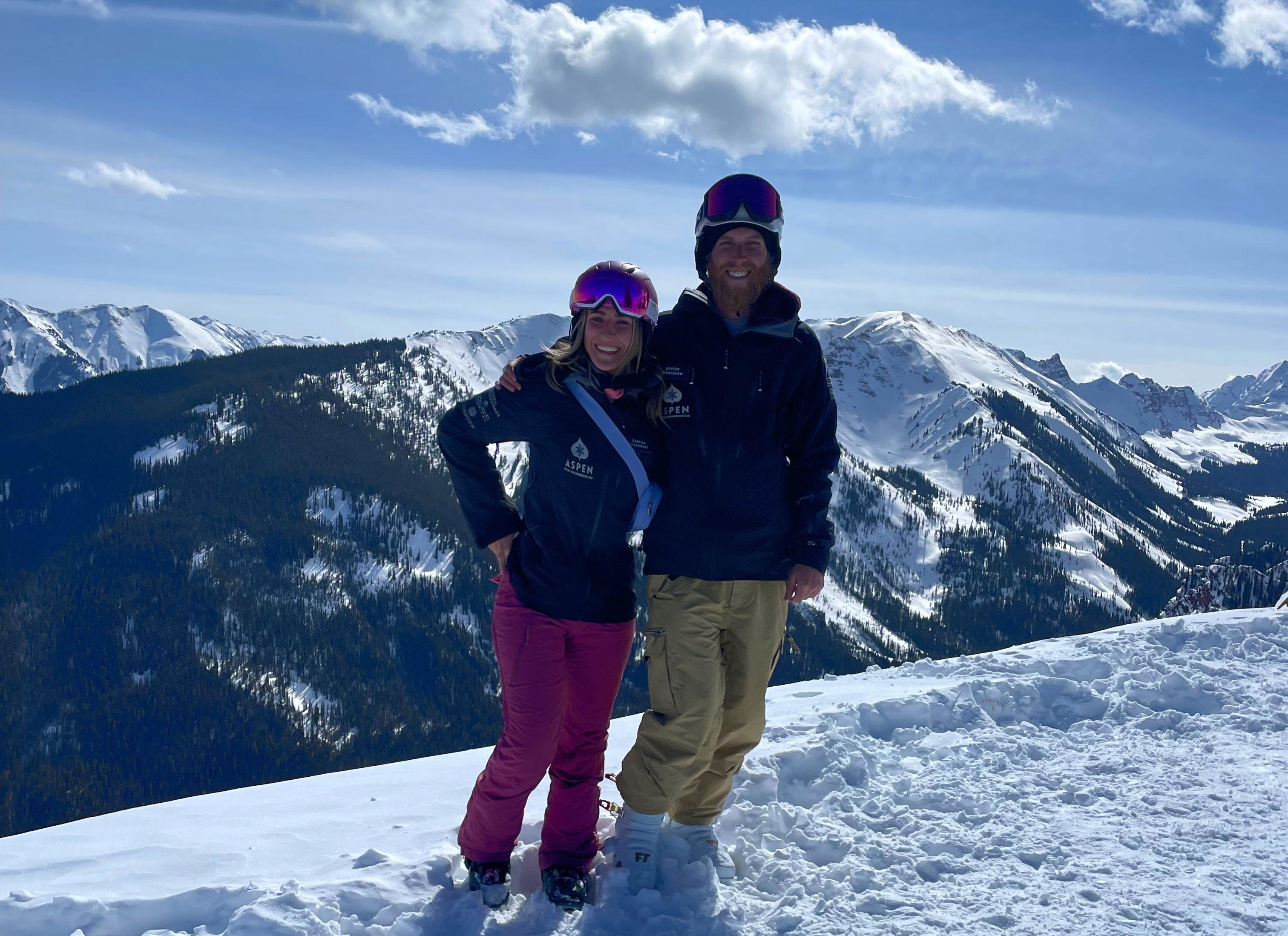 The Wedding Website of Bella Stepnoski and Austin Northern