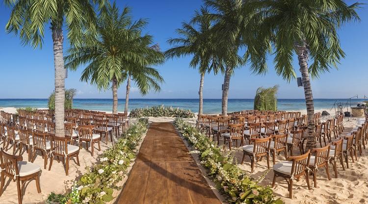 The Wedding Website of Rochelle Hewitt and Malik Miles