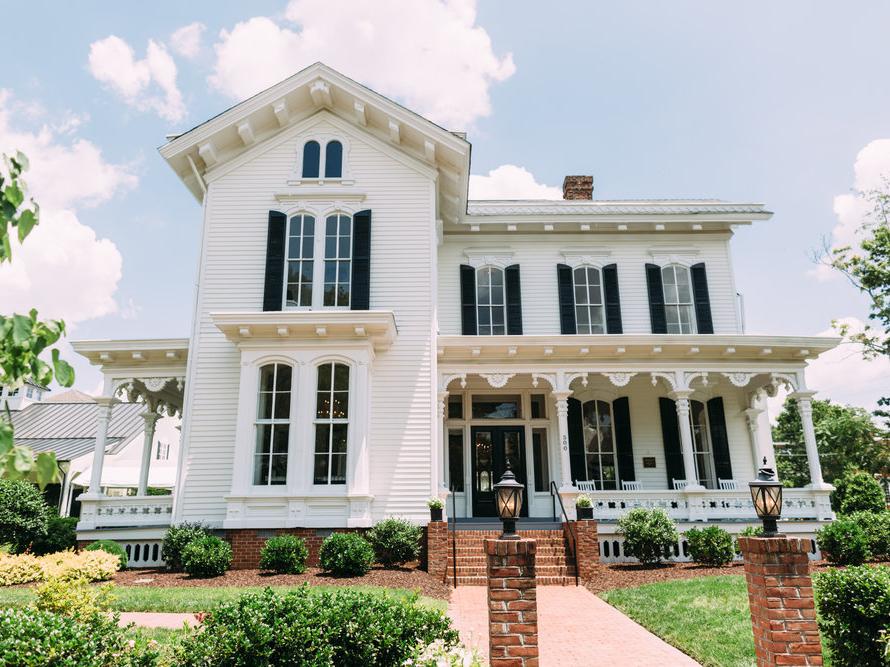 The Wedding Website of Bella Allen and Brad Debo