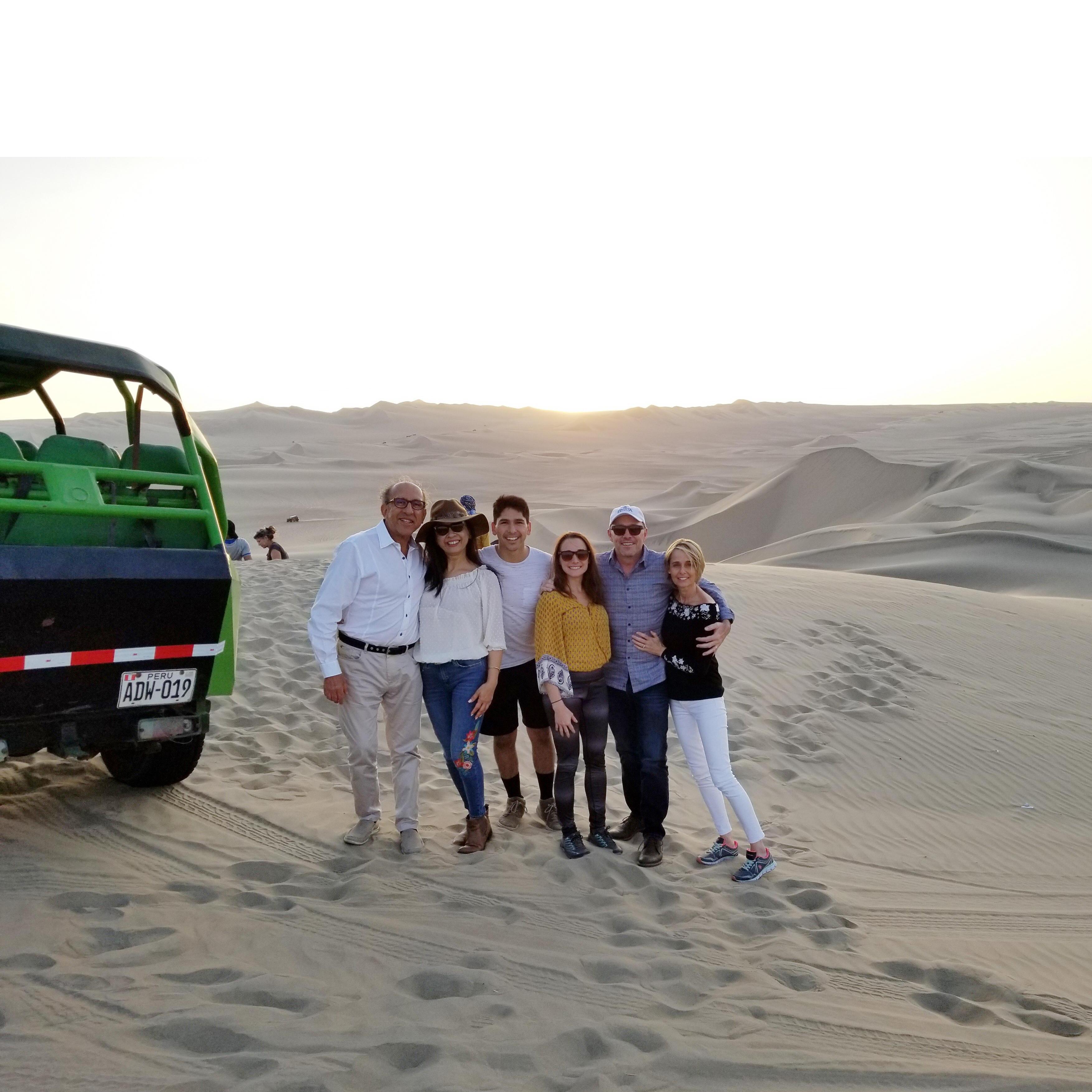 Adventures sand surfing in the dunes of Huacachina, Peru!
Sand Surfing en las dunas de Huacachina, Peru.