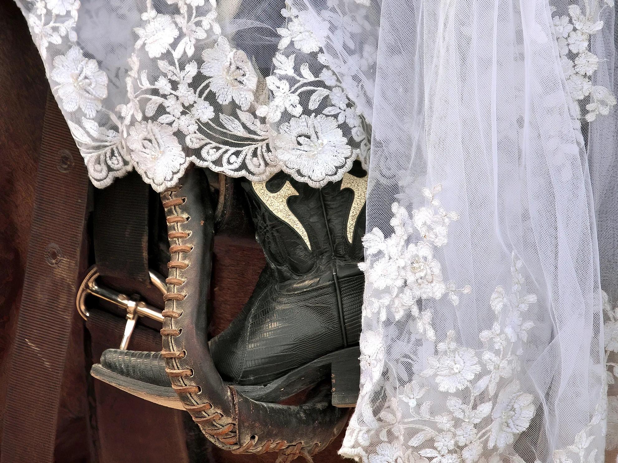 The Wedding Website of Almendra Del Castillo and Luis Morales