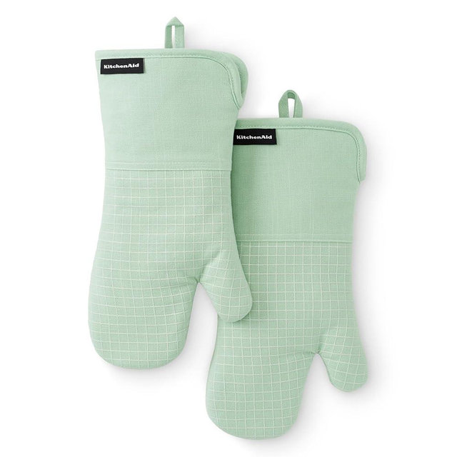 KITCHENAID Gourmet Series Gridlines Oven Mitts 2-Pack Set, Heat Resistant up to 600°F, Soft Silicone Grip, Magnetic Cuff, Pistachio Green, 7"x14"