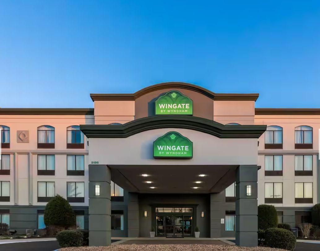 The Wedding Website of Madison Wallace and Frankie Magazu