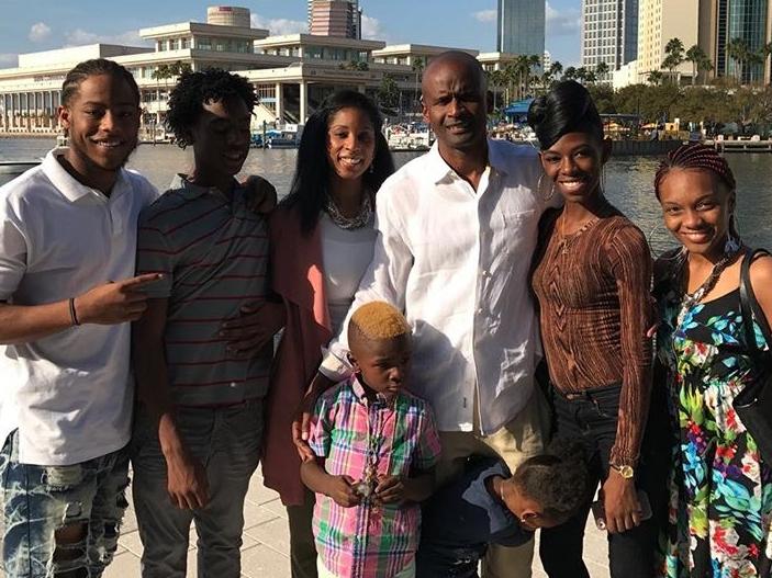 The Wedding Website of Vondalyn Crawford and Marlon Wright