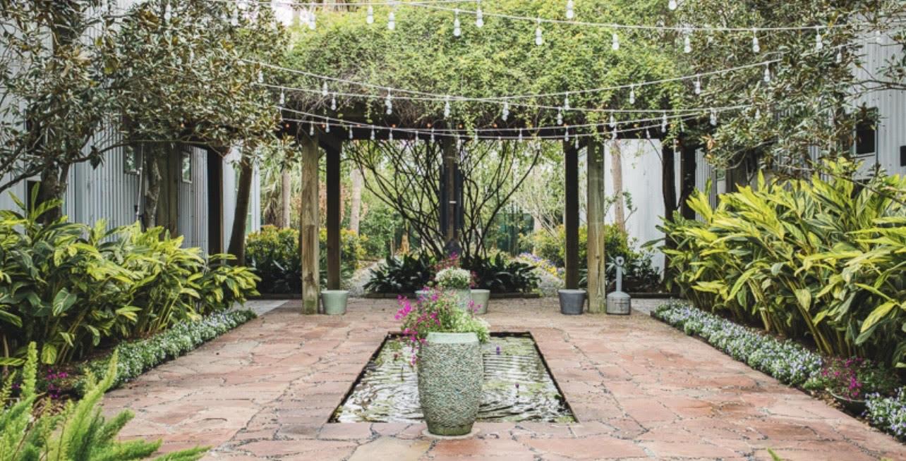 The Wedding Website of Amelia Cruz and Anthony Ruiz-Diaz