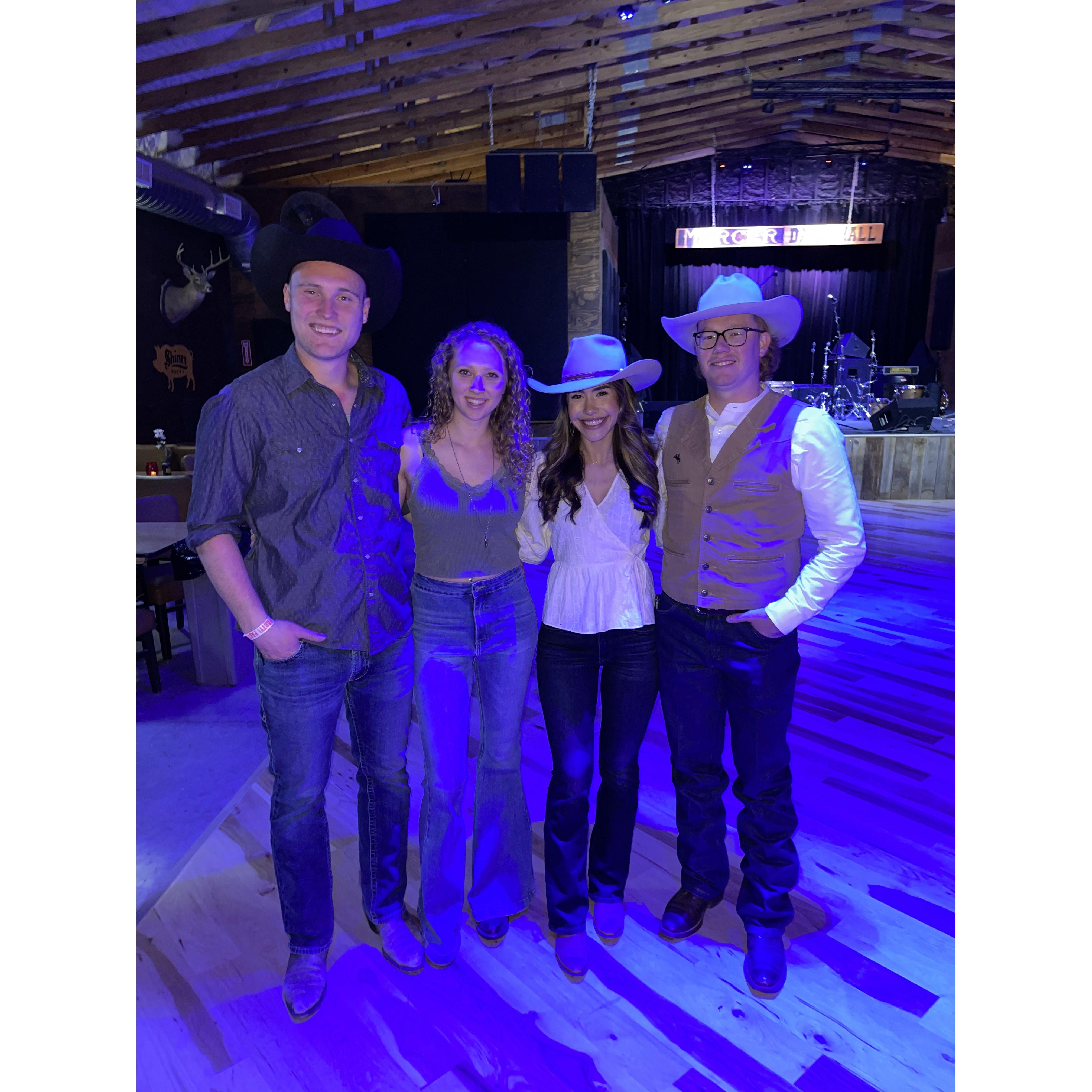 Boot-scootin 'nd boogyin'