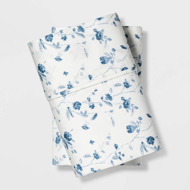 King 400 Thread Count Floral Print Cotton Performance Pillowcase Set White/Blue Floral - Threshold™