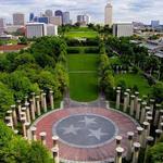 Bicentennial Capitol Mall & Farmer's Market