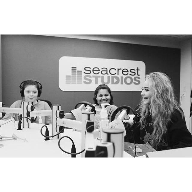 Kenzie Talking To Fans At A Radio Show