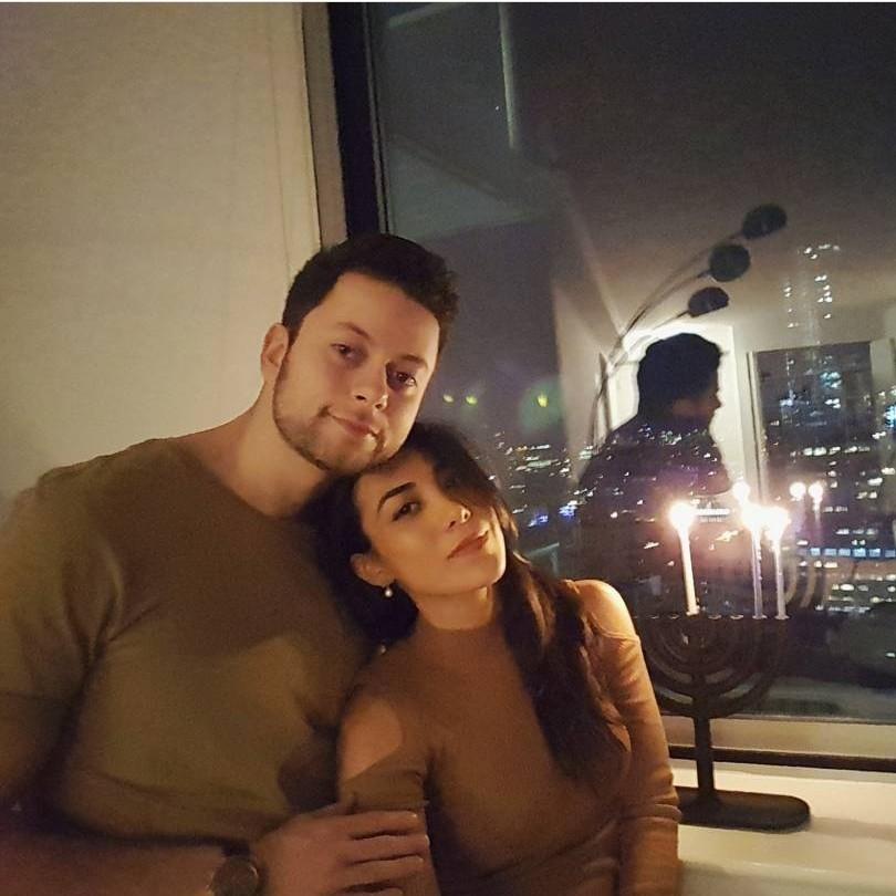 Our first Chanukah together - December 2016.
Nuestra primera Janucá (feriado Judío) juntos - Diciembre de 2016