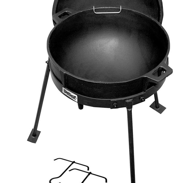 Bayou Classic 5 Gallon Cast Iron Jambalaya Pot, with Lid & Stand, Black
