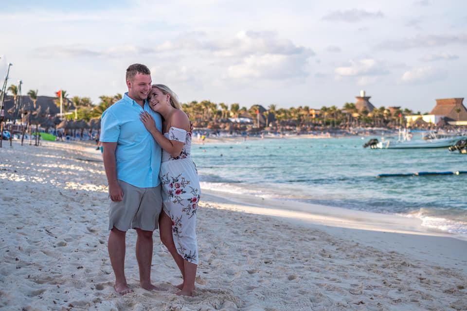The Wedding Website of Hannah Sands and Logan Armknecht