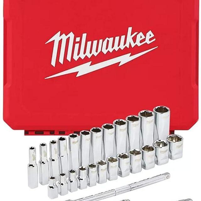 Milwaukee 4932464943 1/4in Ratcheting Socket Set Metric, 28 Piece, Red