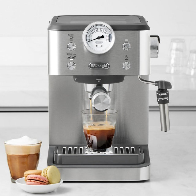 De'Longhi Classic Espresso Machine