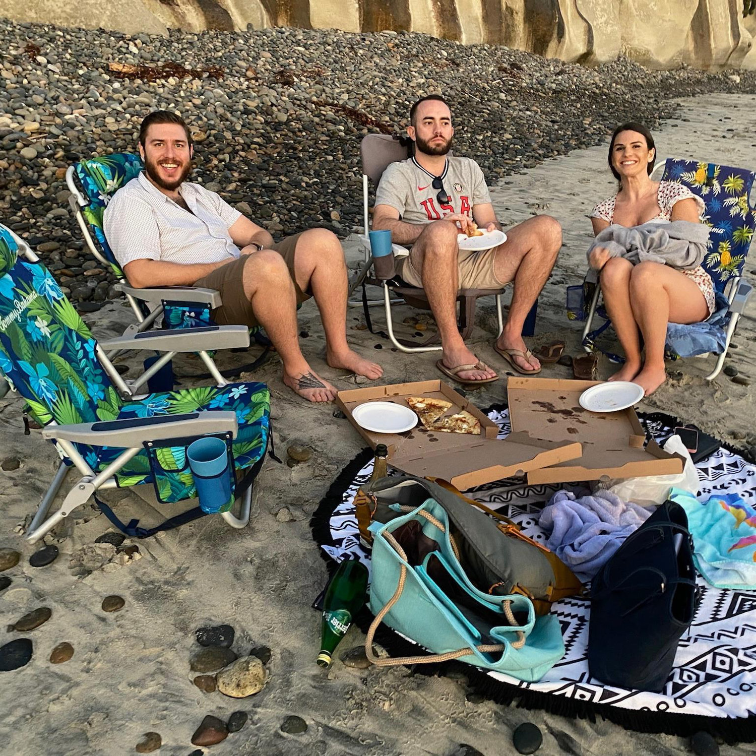 We met up with friends from the Bay Area for pizza on the beach.