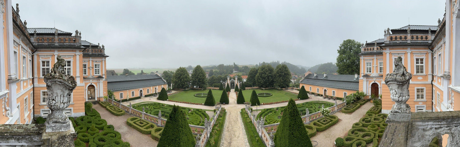 The Wedding Website of Alena Akse and Austin Carlson-Sustarsic