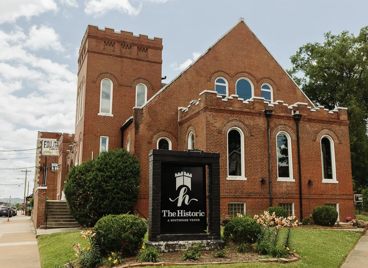 The Wedding Website of Lindsey Jenkins and Christian Thomas