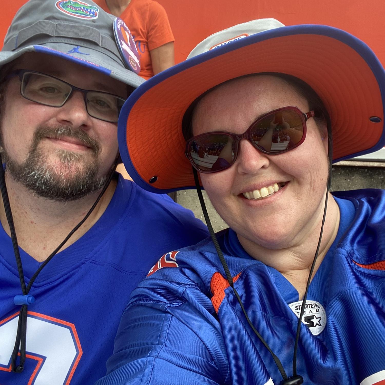 Amber goes to her very first Florida Gators game! Go Gators! 🐊