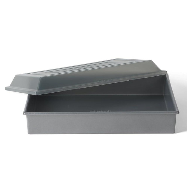 Calphalon Titan Commercial Quality Natural Aluminum PFA Free Nonstick 13 x 9 Inch Cake Pan W/Lid