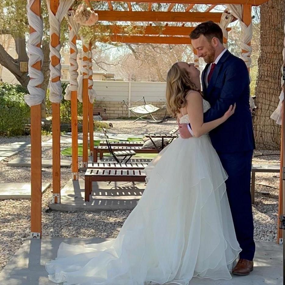 First look photo

Sophie: Did you expect the dress to be this poofy?
Jon: It barely fit in our closet.