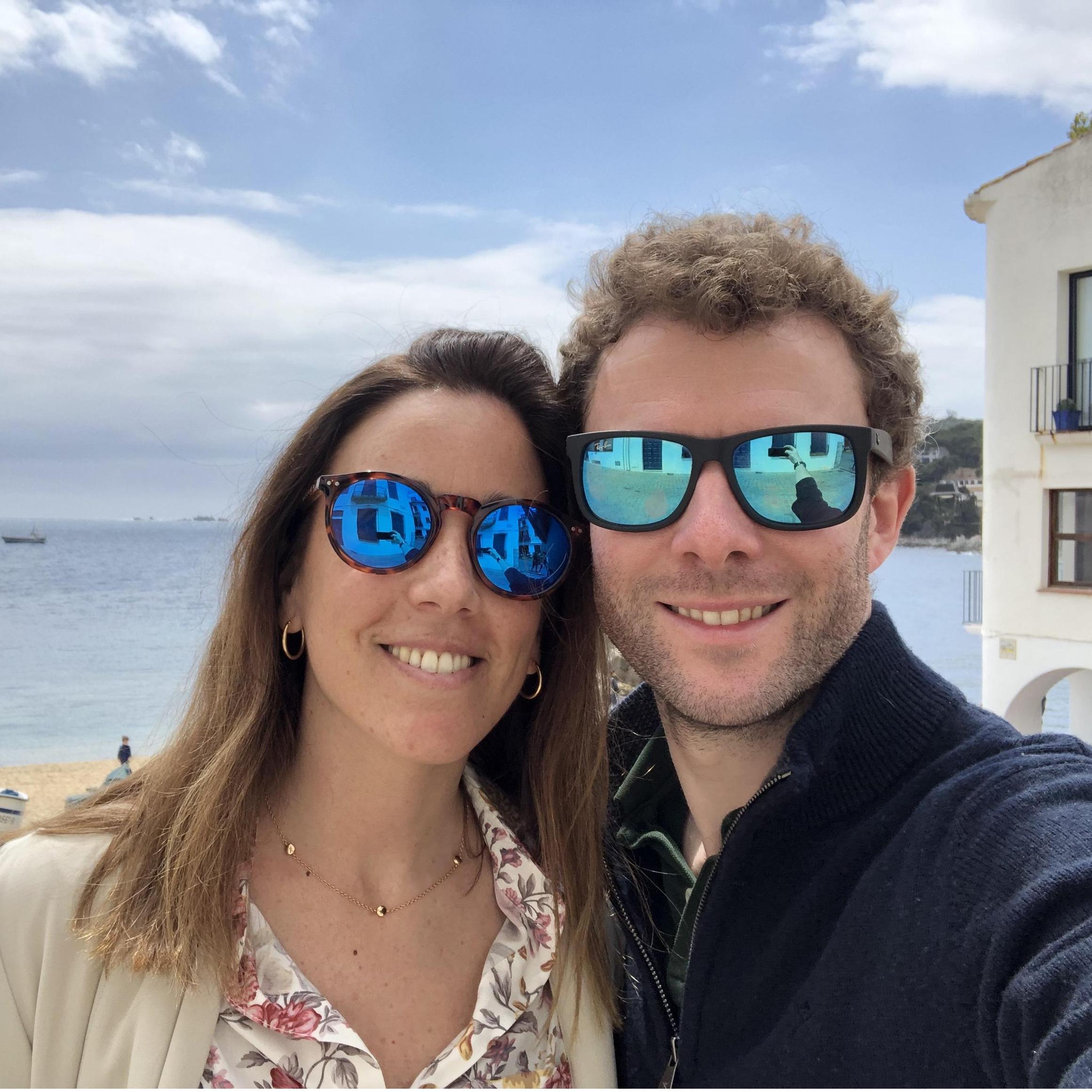 Enjoying time at Anna's family seaside apartment in Calella....big blue sunglasses were fashionable last year....honest
Disfrutando de la costa brava y pasando unos días en Calella de Palafrugell