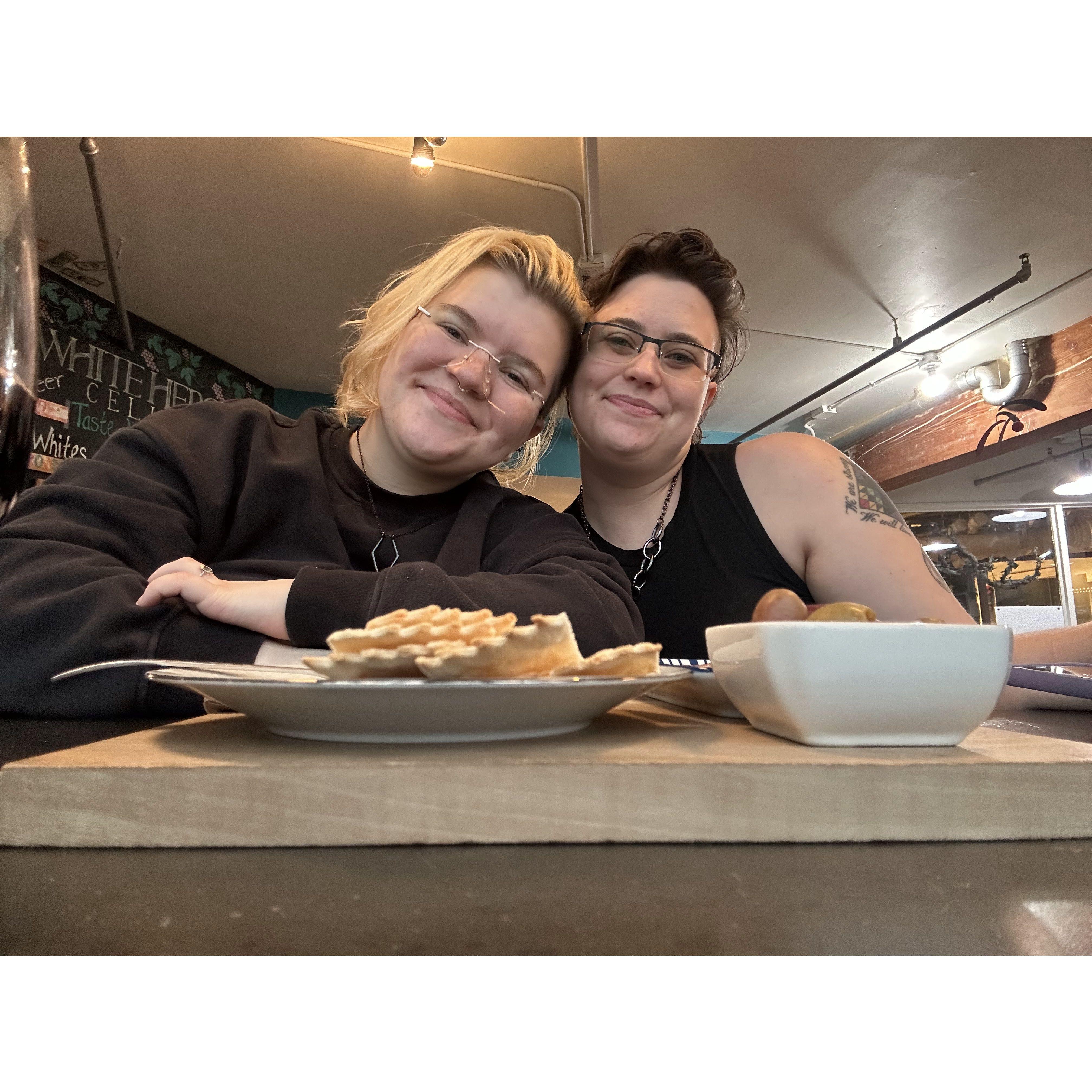 Little date while Jess's siblings were wandering Pike Place Market in Seattle.