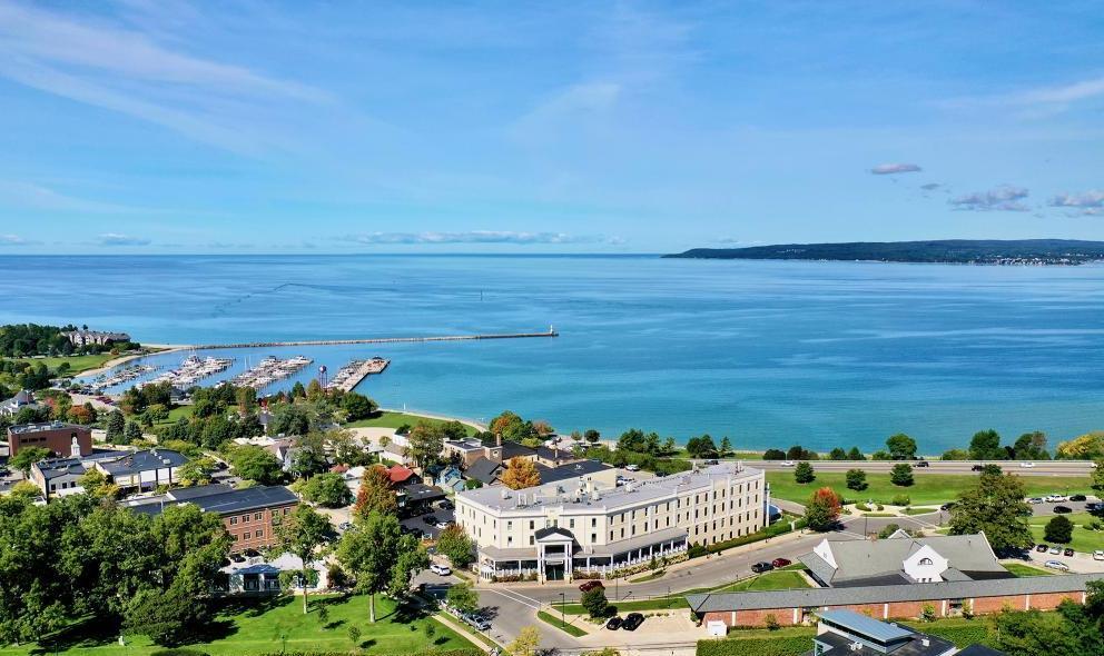 The Wedding Website of Hannah Reagan and Robby Honer